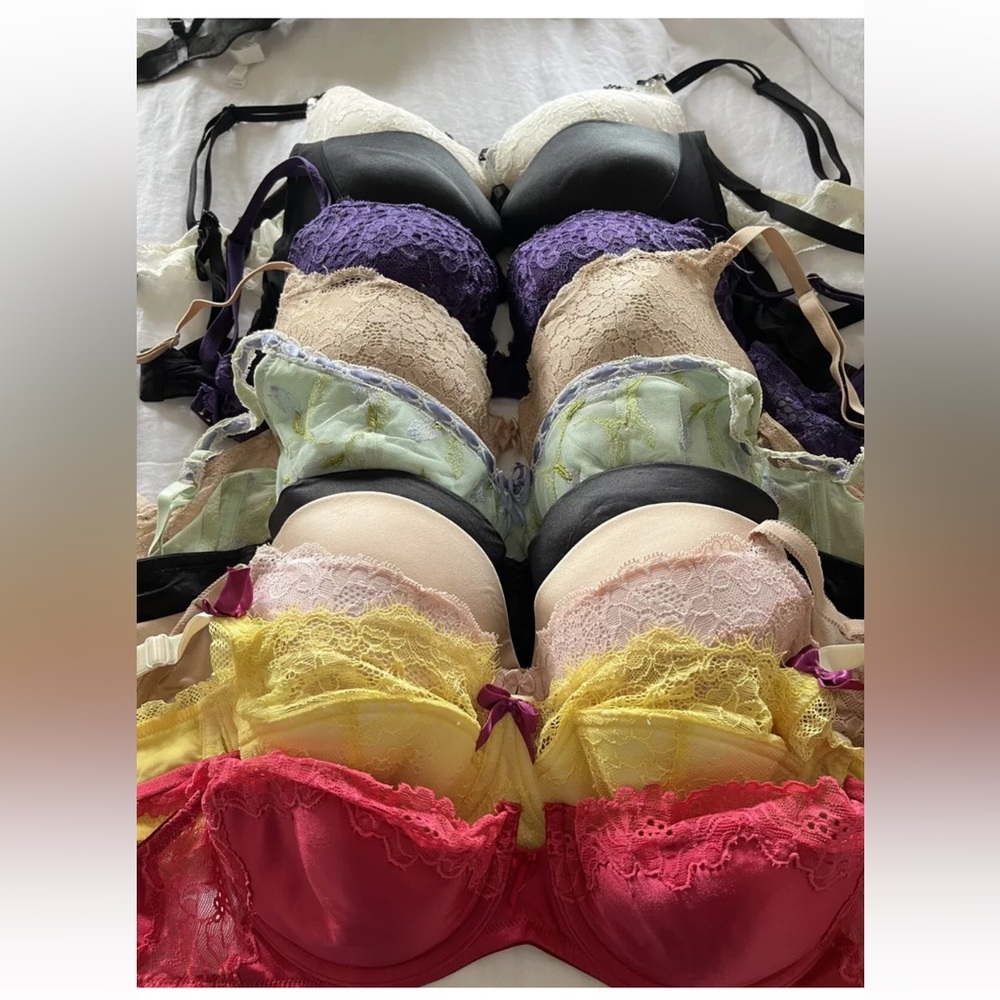 Victoria’s Secret Bra lot Of 9-RARE Very sexy,Bombshell, T Shirt, Demi Size 34D